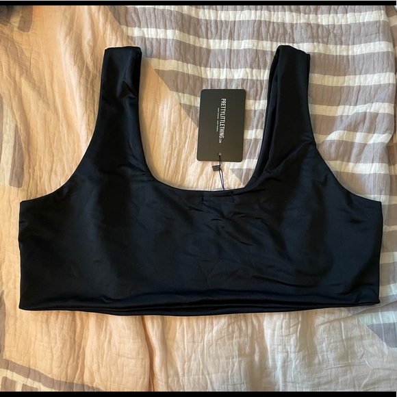 PrettyLittleThing V-cut Bikini Top - Picture 2 of 3